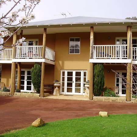 Erravilla Country Estate Spa Suite Accommodation Cowaramup ภายนอก รูปภาพ