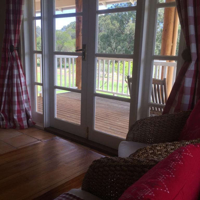 Erravilla Country Estate Spa Suite Accommodation Cowaramup ภายนอก รูปภาพ