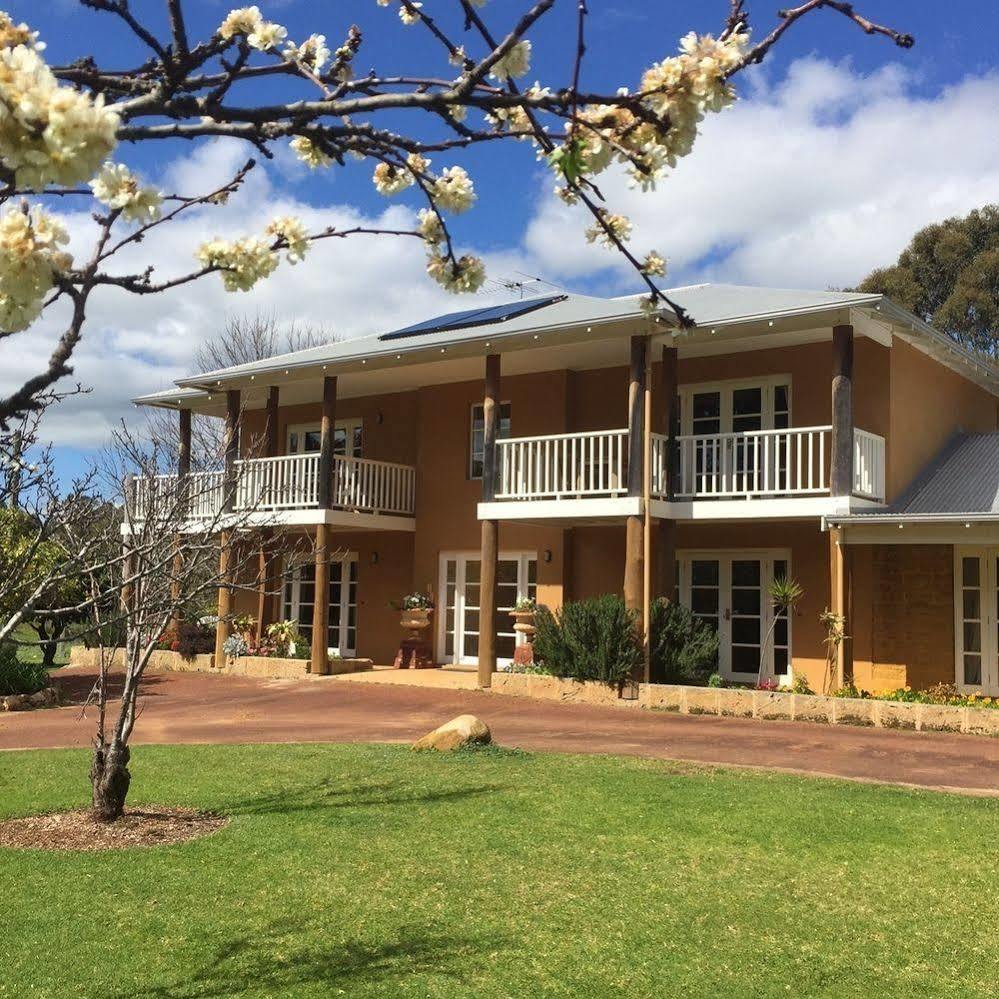 Erravilla Country Estate Spa Suite Accommodation Cowaramup ภายนอก รูปภาพ